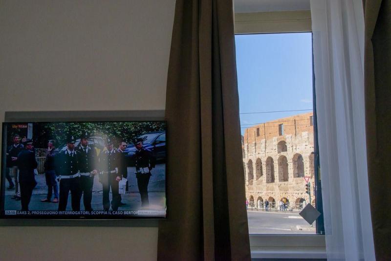Ht N°9 Colosseo Roma Exterior foto